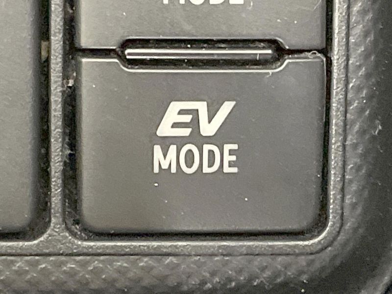 2016 Toyota Aqua DAA-NHP10 (UW-6a98e6e798d53)[26]