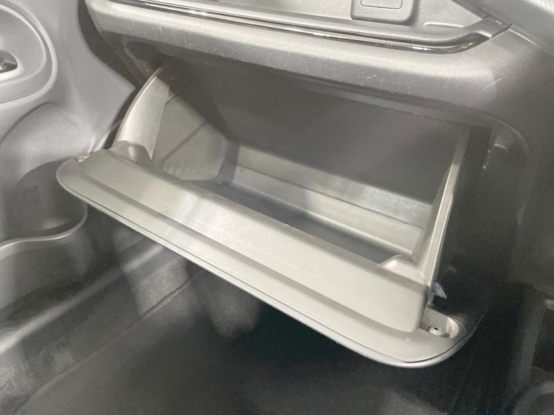 2016 Toyota Aqua DAA-NHP10 (UW-6a98e6e798d53)[18]
