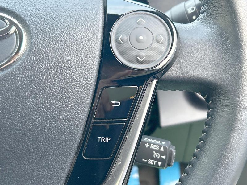 2019 Toyota Aqua DAA-NHP10 (UW-6a98e6e9d600d)[18]