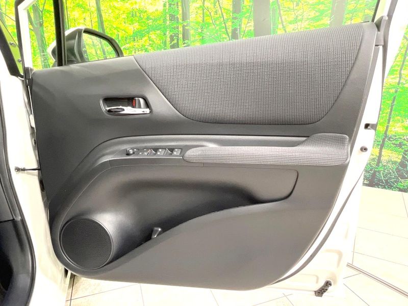 2017 Toyota Sienta DAA-NHP170G (UW-6a98e6f7a4176)[27]