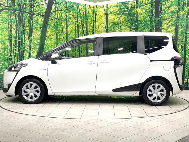 2017 Toyota Sienta DAA-NHP170G (UW-6a98e6f7a4176)[14]