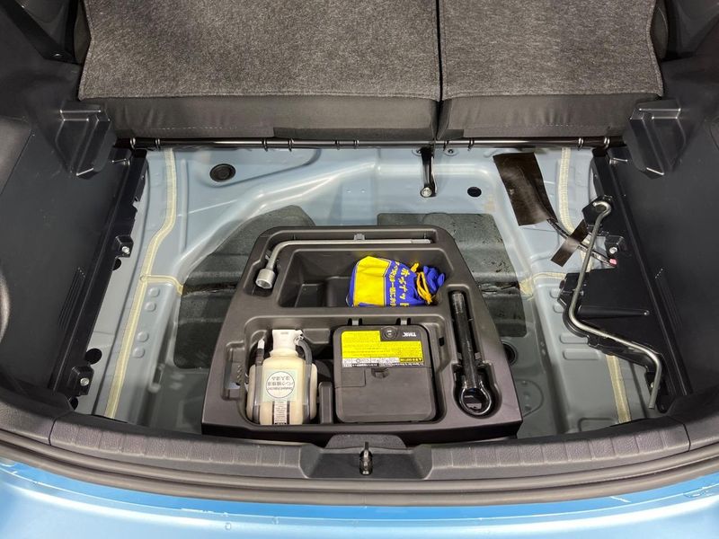 2016 Toyota Vitz DBA-NSP135 (UW-6a98e6fb78b01)[6]