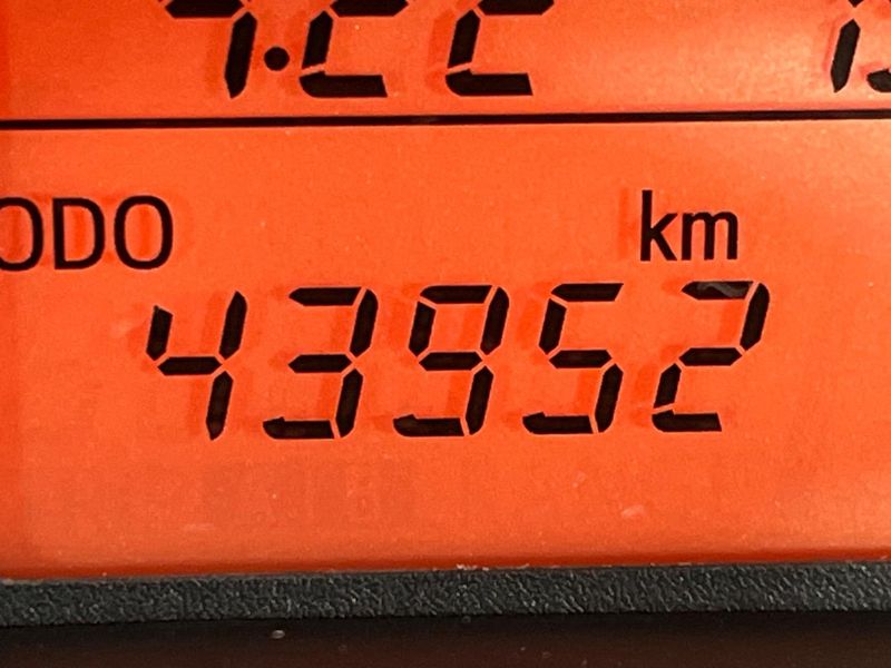 2016 Toyota Vitz DBA-NSP135 (UW-6a98e6fb78b01)[2]
