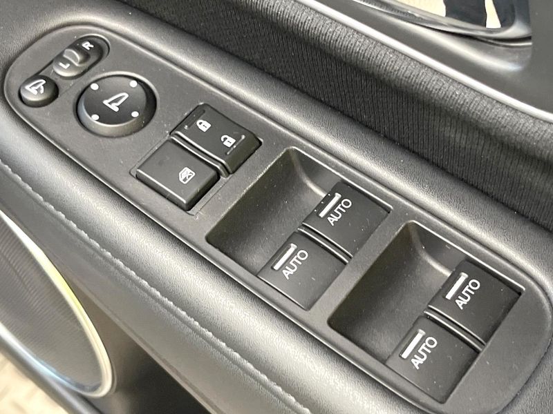 2018 Honda Vezel DAA-RU3 (UW-6a98e721f078f)[13]