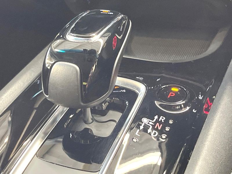 2018 Honda Vezel DAA-RU3 (UW-6a98e721f078f)[22]