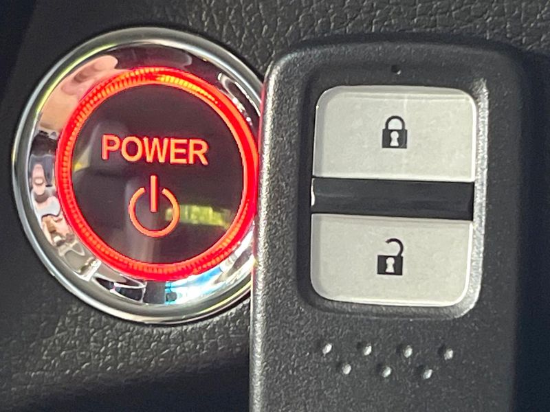 2018 Honda Vezel DAA-RU3 (UW-6a98e721f078f)[24]