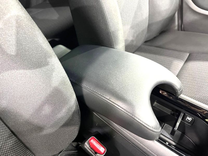 2015 Honda Vezel DAA-RU4 (UW-6a98e72404bed)[27]