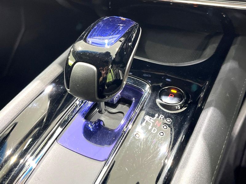 2015 Honda Vezel DAA-RU4 (UW-6a98e72404bed)[25]