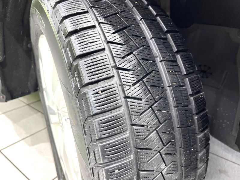2015 Honda Vezel DAA-RU4 (UW-6a98e72404bed)[11]
