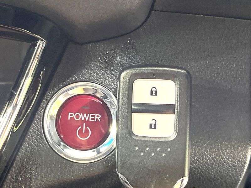 2015 Honda Vezel DAA-RU4 (UW-6a98e72404bed)[15]