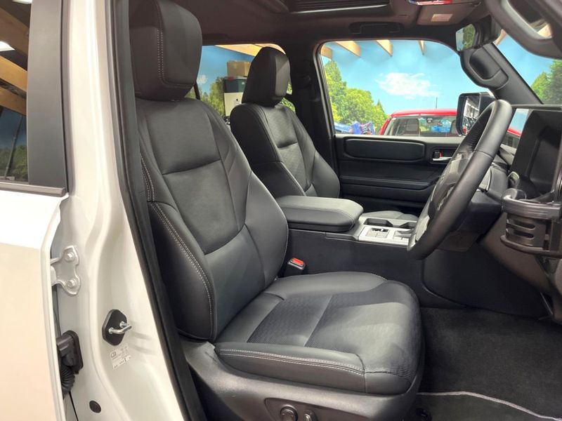2025 Toyota Land Cruiser 250 3BA-TRJ250W (UW-6a98e764c5498)[18]