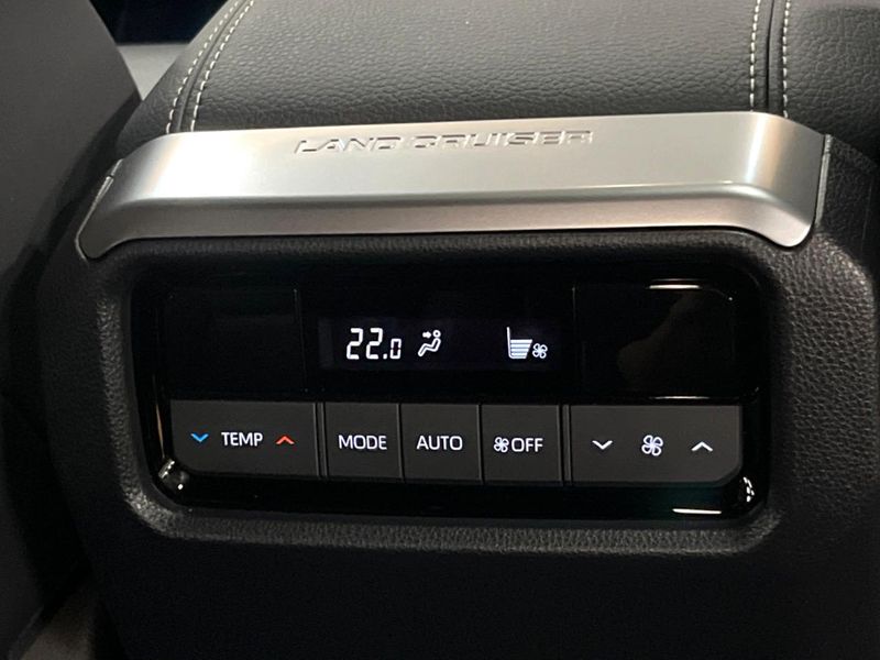2025 Toyota Land Cruiser 250 3BA-TRJ250W (UW-6a98e764c5498)[24]