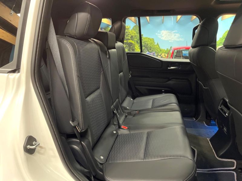 2025 Toyota Land Cruiser 250 3BA-TRJ250W (UW-6a98e764c5498)[21]