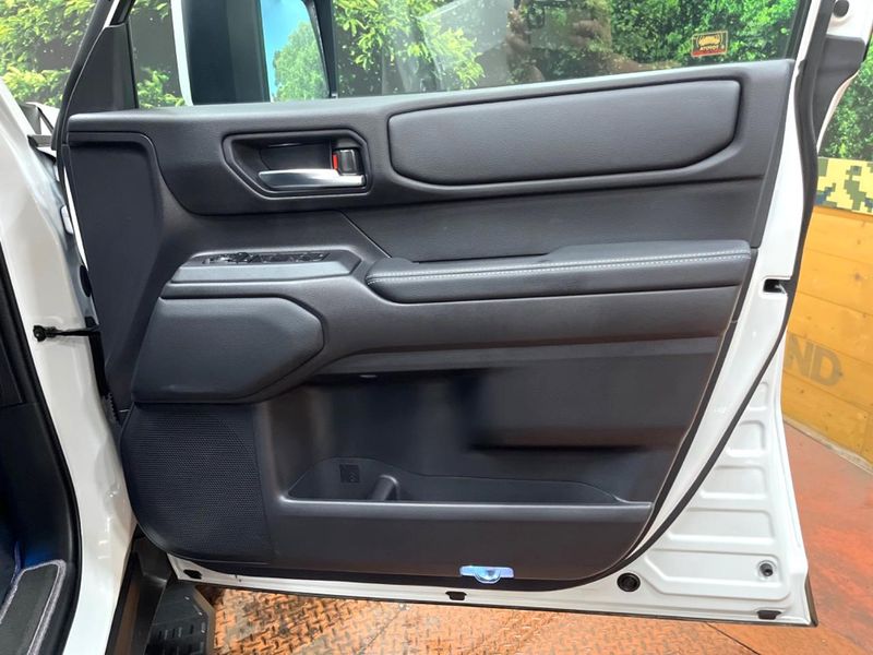 2025 Toyota Land Cruiser 250 3BA-TRJ250W (UW-6a98e764c5498)[19]