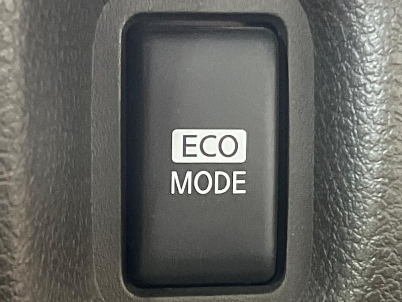 2012 Nissan Cube DBA-Z12 (UW-6a98e795c487c)[11]