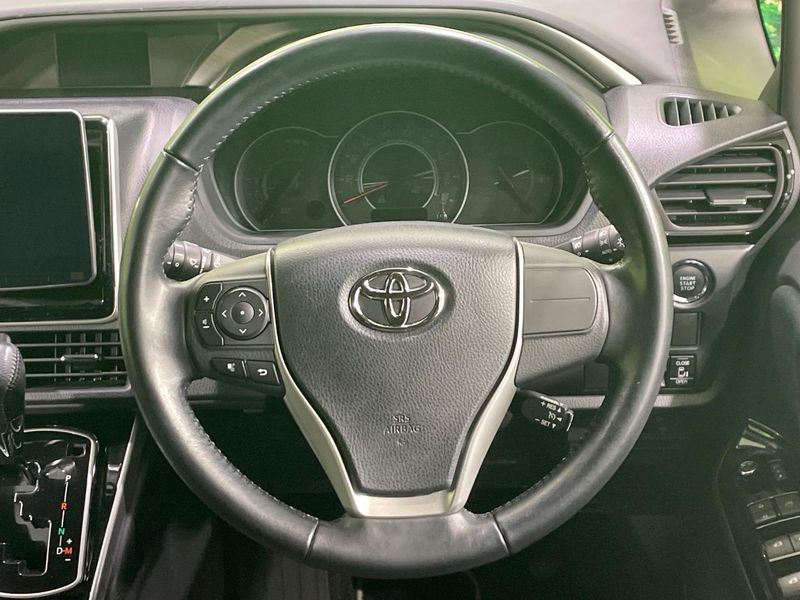2019 Toyota Voxy DBA-ZRR80W (UW-6a98e7ad816de)[21]