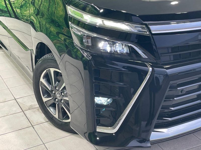 2019 Toyota Voxy DBA-ZRR80W (UW-6a98e7ad816de)[28]