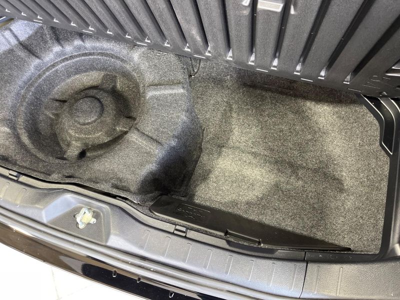 2019 Toyota Voxy DBA-ZRR80W (UW-6a98e7ae4a56d)[24]