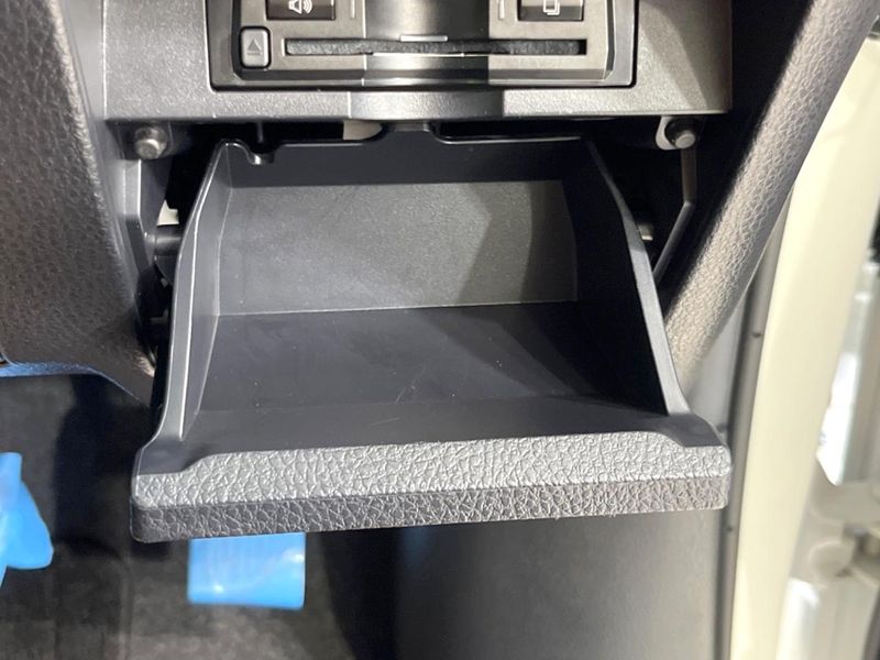 2019 Toyota Voxy DBA-ZRR80W (UW-6a98e7afbf5dd)[12]