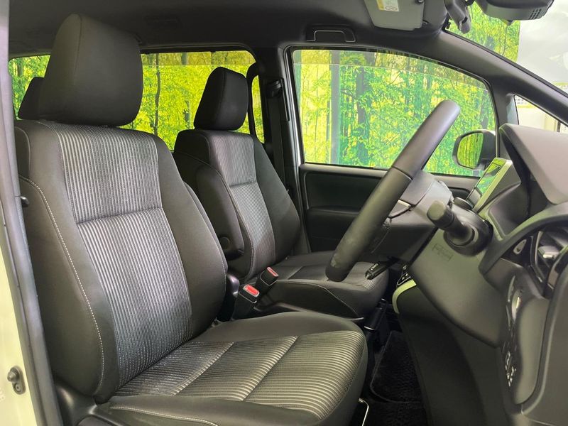 2020 Toyota Voxy 3BA-ZRR80W (UW-6a98e7b1c1e06)[23]