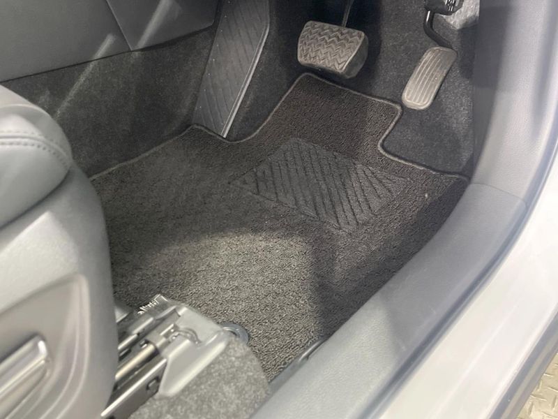 2024 Toyota Corolla Cross 6AA-ZVG13 (UW-6a98e7c0b8434)[19]