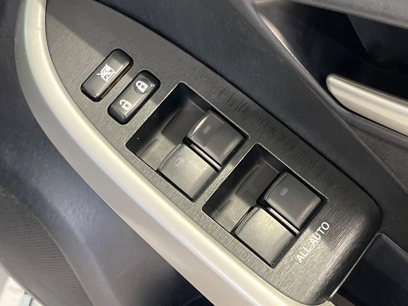 2014 Toyota Prius DAA-ZVW30 (UW-6a98e7caae7b7)[29]