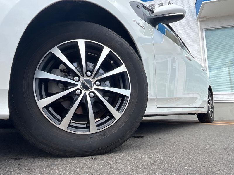 2019 Toyota Prius DAA-ZVW51 (UW-6a98e7d915087)[4]