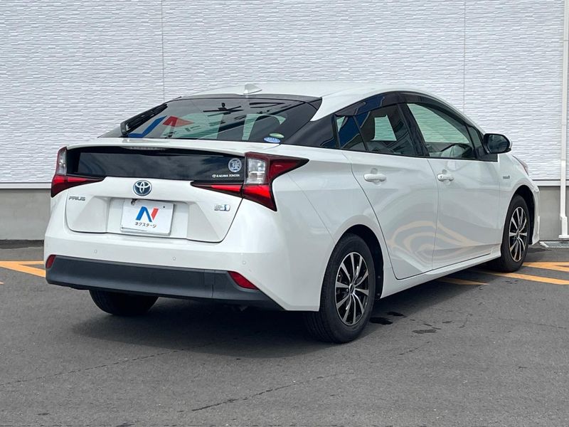 2019 Toyota Prius DAA-ZVW51 (UW-6a98e7d915087)[14]