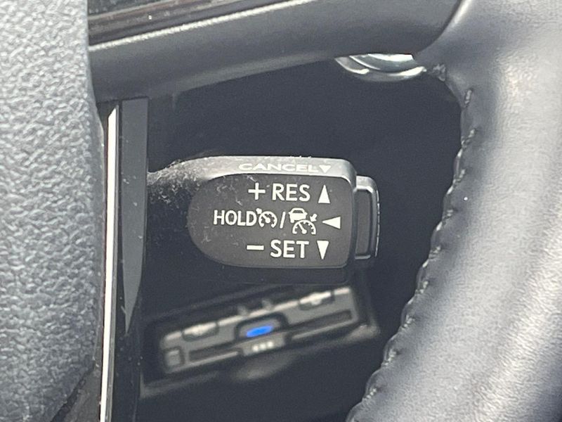 2019 Toyota Prius DAA-ZVW51 (UW-6a98e7d915087)[22]