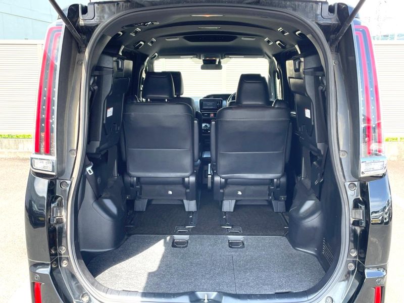 2017 Toyota Esquire DAA-ZWR80G (UW-6a98e7e9ccde7)[18]