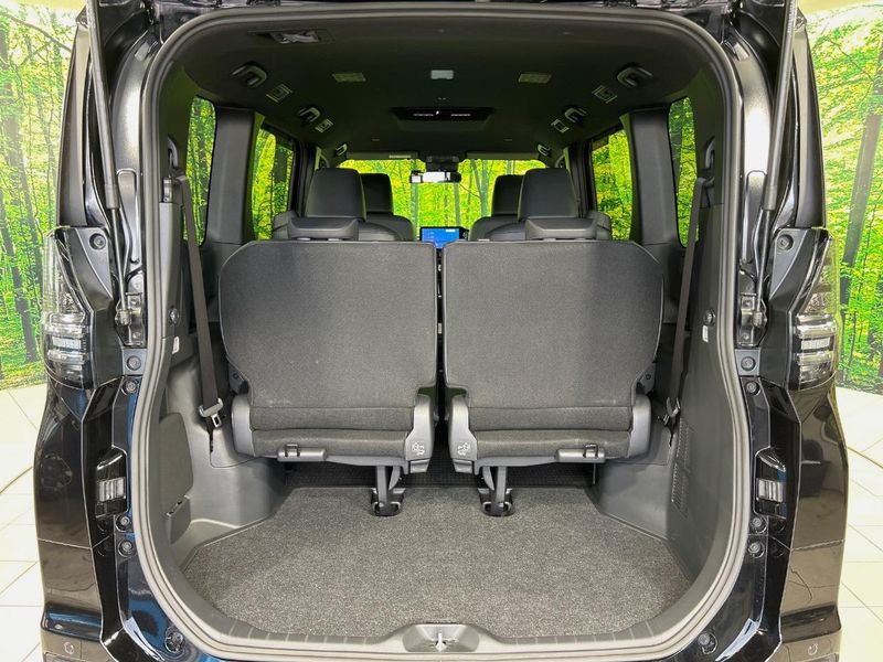 2023 Toyota Voxy 6AA-ZWR90W (UW-6a98e7f15915e)[21]
