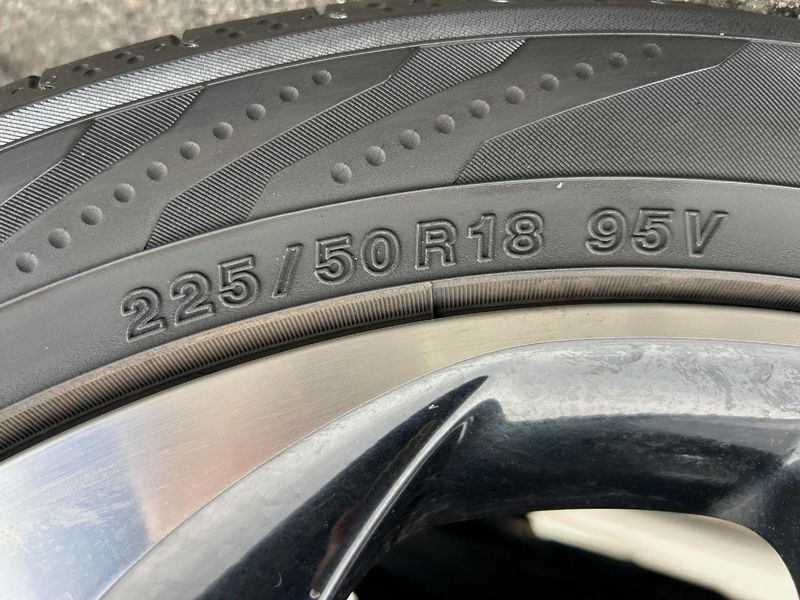 2018 Toyota C-HR DAA-ZYX10 (UW-6a98e800b0e81)[17]