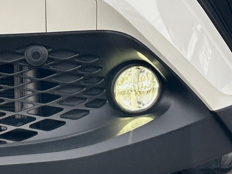 2018 Toyota C-HR DAA-ZYX10 (UW-6a98e800b0e81)[8]