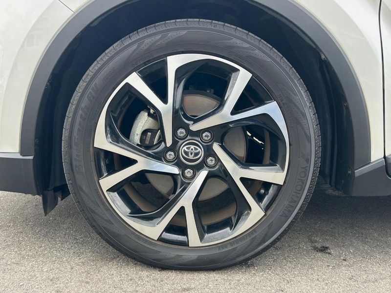 2018 Toyota C-HR DAA-ZYX10 (UW-6a98e800b0e81)[15]