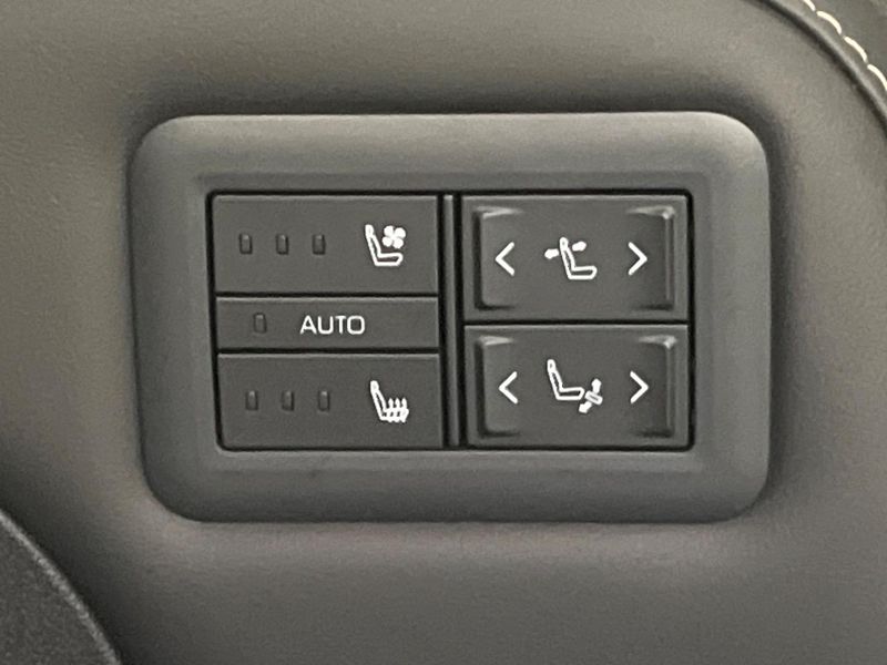 2025 Toyota Alphard 3BA-AGH40W (UW-6a9a3552dbb57)[21]