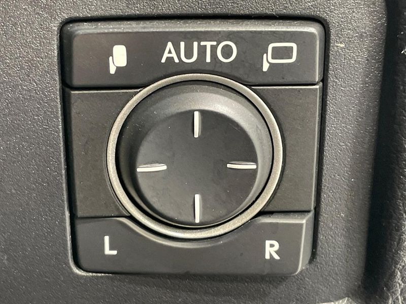 2013 Lexus HS DAA-ANF10 (UW-6a9a3559538c8)[23]