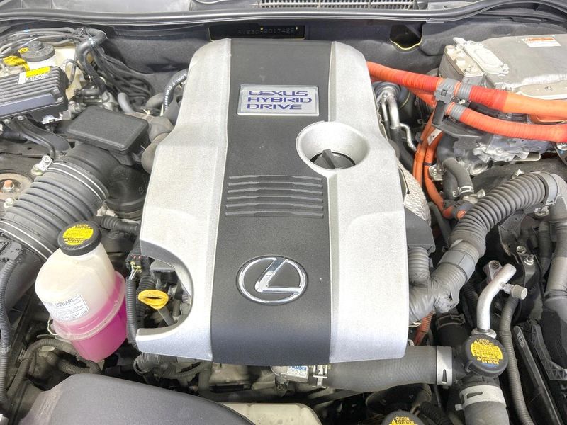 2013 Lexus IS DAA-AVE30 (UW-6a9a355fd03ab)[7]