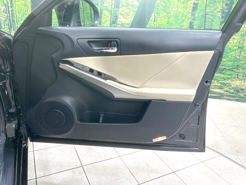 2013 Lexus IS DAA-AVE30 (UW-6a9a355fd03ab)[13]