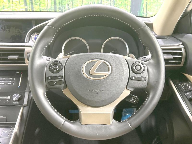 2013 Lexus IS DAA-AVE30 (UW-6a9a355fd03ab)[18]