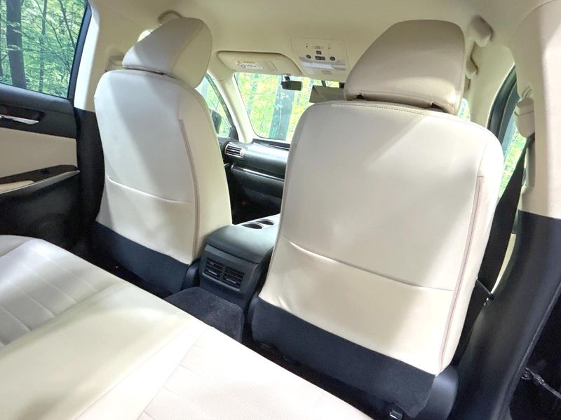2013 Lexus IS DAA-AVE30 (UW-6a9a355fd03ab)[16]