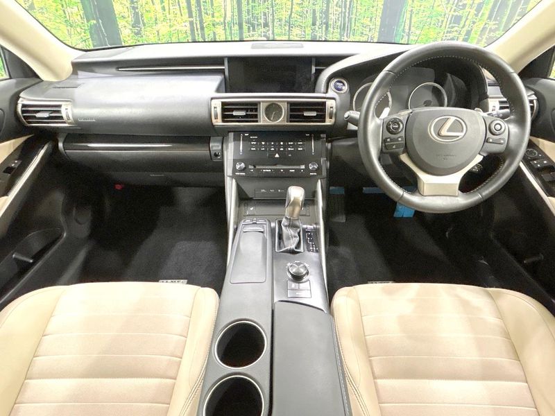 2013 Lexus IS DAA-AVE30 (UW-6a9a355fd03ab)[17]