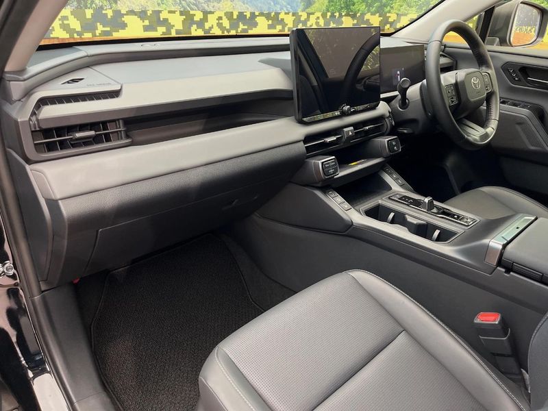2026 Toyota RAV4 6AA-AXAN64 (UW-6a9a356bc8d70)[24]