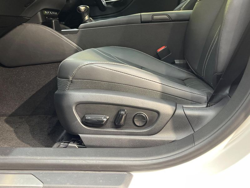 2019 Lexus ES 6AA-AXZH10 (UW-6a9a357e51daa)[17]