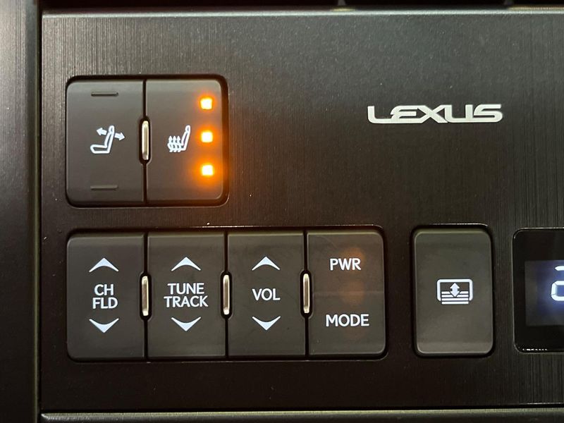 2019 Lexus ES 6AA-AXZH10 (UW-6a9a357e51daa)[24]