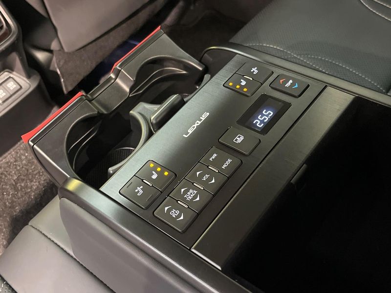 2019 Lexus ES 6AA-AXZH10 (UW-6a9a357e51daa)[21]