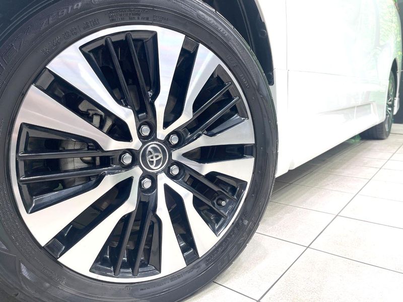 2018 Toyota Vellfire Hybrid DAA-AYH30W (UW-6a9a3580e61e7)[12]