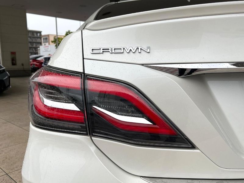 2018 Toyota Crown Hybrid 6AA-AZSH20 (UW-6a9a35864e602)[11]