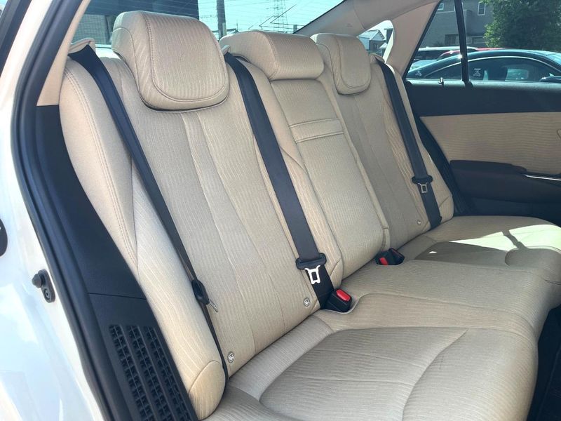 2019 Toyota Crown Hybrid 6AA-AZSH20 (UW-6a9a3588321bb)[22]