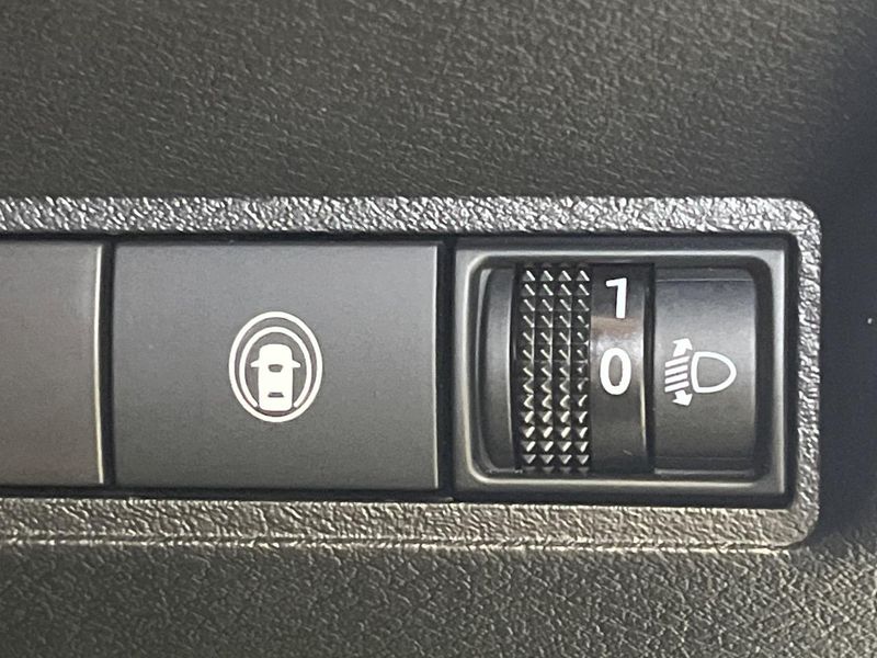 2022 Nissan Note 6AA-E13 (UW-6a9a35ff1eeca)[7]