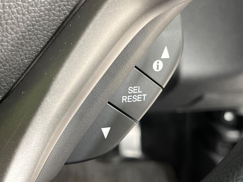 2016 Honda Grace DAA-GM5 (UW-6a9a363ece172)[27]